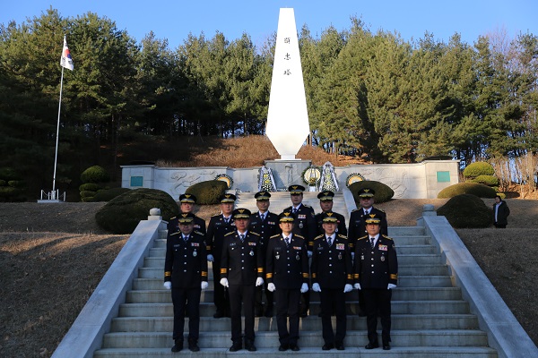 26년 시무식.-충혼탑단체사진